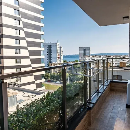 公寓 Metalex Garden 2bdrm Luxury 瓦爾納