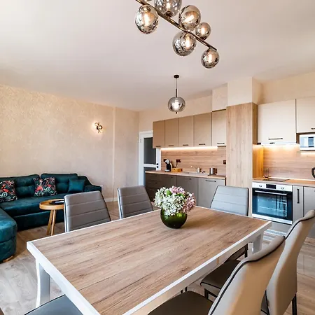 Metalex Garden 2bdrm Luxury * 瓦爾納