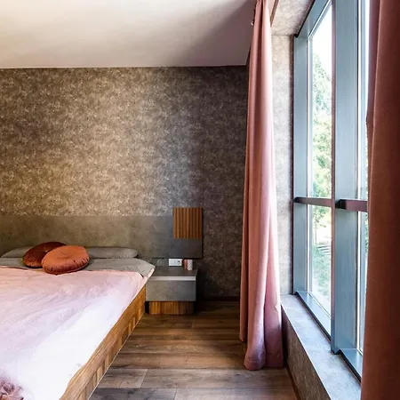 Metalex Garden 2bdrm Luxury Apartamento